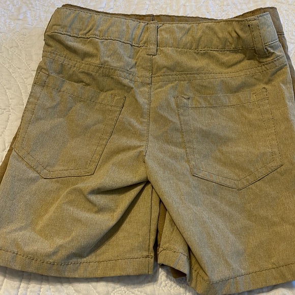 Cat and Jack Boys 4T Moisture wicking Khaki shorts - Picture 6 of 6